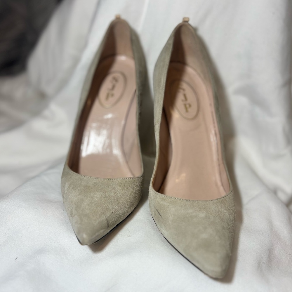 SJP Fawn Heels